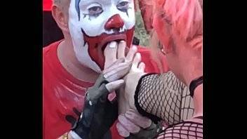 Foot Worshiping by FlipFlop The Clown - xvideos.com