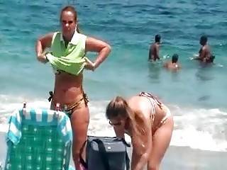mother and NOT her daughter on the beach show attributes - sunporno.com