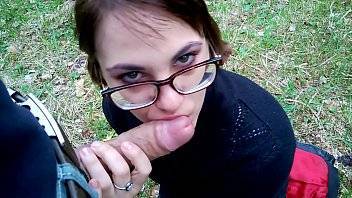 Amateur Blowjob in the forest - xvideos.com