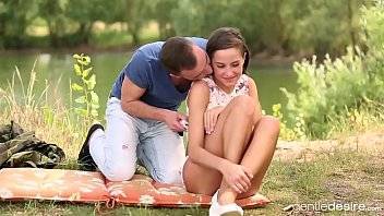 Picnic Outdoors with cute Anabelle - xvideos.com