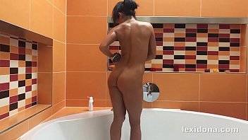 Showing Off My Fit Body In The Shower - xvideos.com