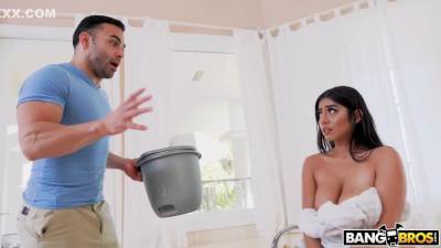 window cleaner saw something he shouldn't have - hotmovs.com