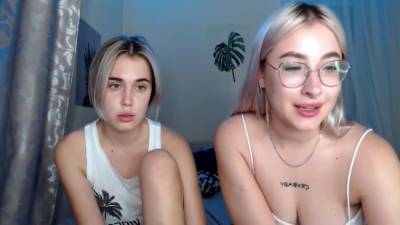 Ruthmoon In Two Blondes Masturbate In A Paid Video Chat - hclips.com