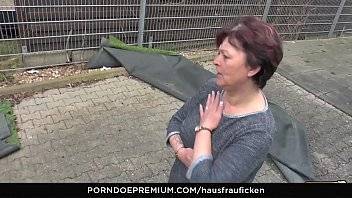 HAUSFRAU FICKEN - German Housewife gets full load on jiggly melons - xvideos.com - Germany