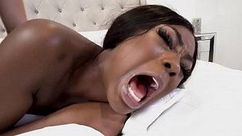 Screaming Ebony chick fucked real hard - black porn - xvideos.com