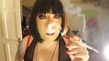 Tina - Fat Domme Tina Smua Smokes A Filterless Cigarette In A Holder - xvideos.com - Britain