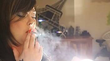 Tina - UK Domme Tina Snua Smoking A Cork Cigarette With Nose Exhales - xvideos.com - Britain
