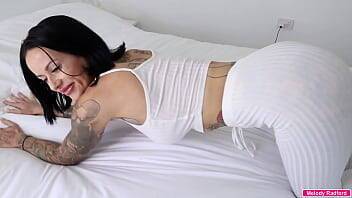 BIG TIT Petite Australian Girlfriend With a Tiny Waist Covered In Tattoos Wearing White Sweatpants Fucked Hard - Melody Radford - xvideos.com - Australia