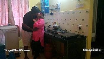 big ass bengali bhabhi having hot hardsex in kitchen - xvideos.com - India