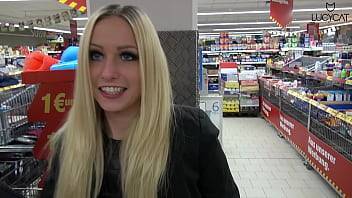 Lucy Cat Fucking in Supermarket - Sex Im Supermarkt - Public - xvideos.com