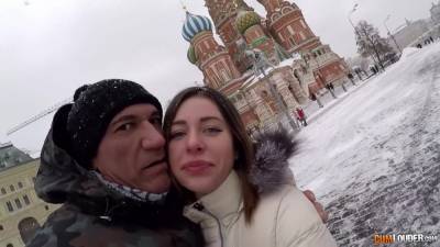 Marco Banderas - Hot Spanish guy Marco Banderas picks up Russian girl on the Red Square - anysex.com - Russia - Spain