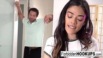 Hot College student bangs her step-uncle - xvideos.com
