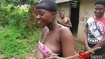 Two Brothers Caught Fucking Two Local African Black With Vagina Sisters Farming In Public, - xvideos.com - India - South Africa - Nigeria