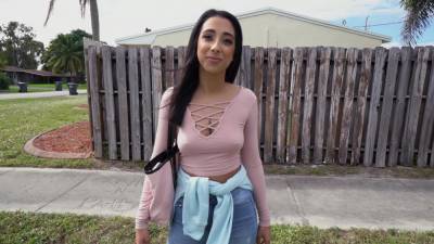 Derrick Ferrari - Kiarra Nava Hoe was intrigued by and acted on a stranger's offer - xbabe.com