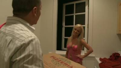Thin blonde lets pizza man fuck her - hellporno.com