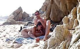Couple Caught Having Amateur Sex At Public Beach Part1 - al4a.com