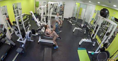 Fucked at the gym and filmed without knowing - alphaporno.com