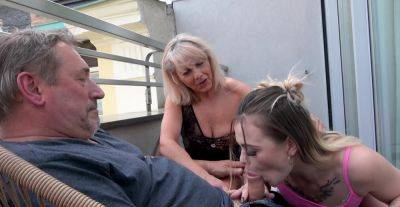 Mature teaches teen how to devour cock in a sexy FFM at home - alphaporno.com