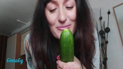My Creamy Cunt Started Leaking From The Cucumber. Fisting And Squirting 11 Min - videohdzog.com