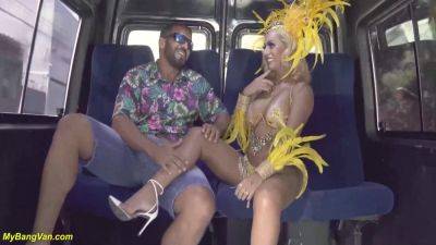 Busty Carnival Samba Dancer Needs Anal - videohdzog.com