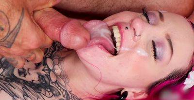 Homegrown Video - Erotic outcome for this curvy beauty once sperm starts to blast on her lips - alphaporno.com
