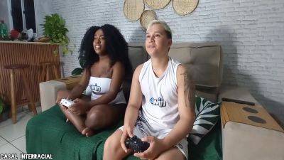 Richards Oliver And Bruna Black - Minha Vizinha Me Interrompe No Meio De Um Jogo Querendo Fuder, Tirou Preservativo E Sentou No Pelo! ( Com Erros De Gravacao No Final) 11 Min - videohdzog.com