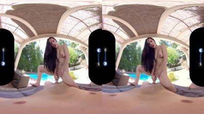 Alina Lopez - Vr Porn, Brunette Babe And Alina Lopez - One On One Outdoor Sex Party - videohdzog.com