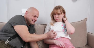 An old man fucked an Alien in missionary pose on the sofa - alphaporno.com