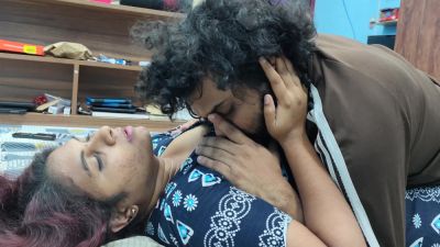Ass Press Kiss, Neck Kiss, Pussy Rub And Kiss In Nighty - desi-porntube.com
