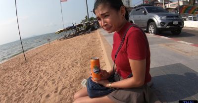 Thai amateur babe rubs her phony juggs in HD POV while getting a steamy handjob on the bed - alphaporno.com - Thailand