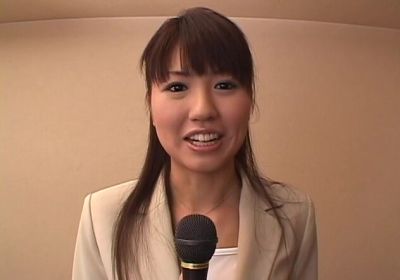 Japan's hottest babe, Misato, gives a wild blowbang on the couch - alphaporno.com - Japan