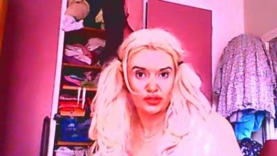 Amateur blonde gives a passionate blowjob in a colorful pink bedroom - yesvids.com - Norway