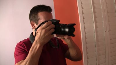 Latina brunette Arria Salazar takes a facial from a muscular lover on the couch - yesvids.com