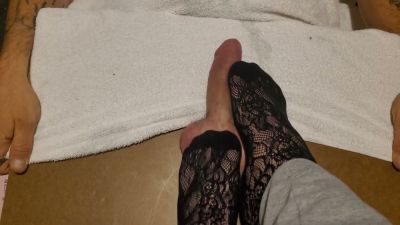 American man indulges in intense foot fetish with self-administered footjob and trampling - yesvids.com - Usa