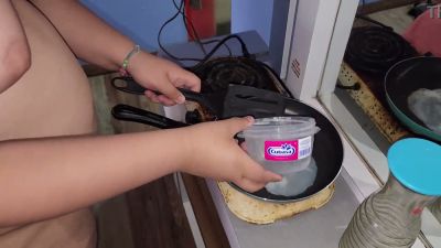Chubby slave girl serves her master's load in the kitchen - yesvids.com
