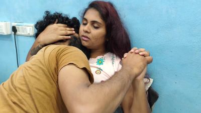 T Shirt And Skirt Hot Romantic Lip Lock In Bedroom Romancce - desi-porntube.com