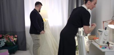 Seamstress made her client cum twice the day before the wedding - inxxx.com